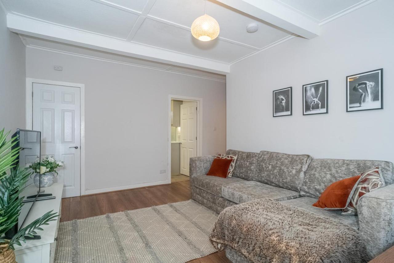 Pass The Keys Cosy And Spacious 2 Beds Flat With - Free Parking エディンバラ エクステリア 写真